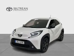 Vit Begagnad 2023 Toyota Aygo Comfort Halvkombi | 185 000 kr (Marknadspris)