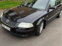 Svart Begagnad 2003 VW Passat Trendline Sedan | 15 000 kr (Marknadspris)