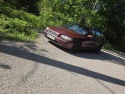 Röd Begagnad 2000 Volvo V70 Kombi | 12 000 kr (Marknadspris)