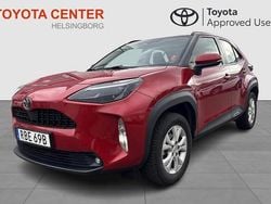 Röd Begagnad 2024 Toyota Yaris Hybrid Active SUV | 279 900 kr (Marknadspris)