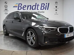 Grå Begagnad 2022 BMW 530e Sport Line Kombi | 329 500 kr (Superpris)