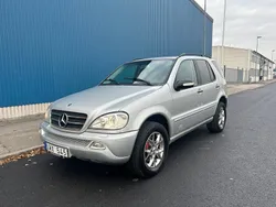 Silver Begagnad 2004 Mercedes ML400 SUV | 69 900 kr