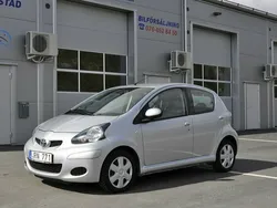 Silver Begagnad 2009 Toyota Aygo Halvkombi | 35 900 kr (Marknadspris)