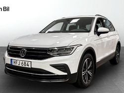 Vit Begagnad 2022 VW Tiguan Life SUV | 284 900 kr (Bra pris)
