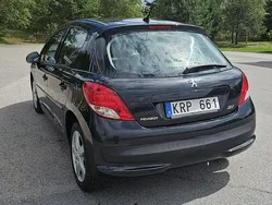 Svart Begagnad 2010 Peugeot 207 Halvkombi | 32 000 kr (Marknadspris)