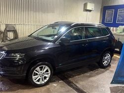 Svart Begagnad 2020 Skoda Karoq Ambition SUV | 178 500 kr (Bra pris)