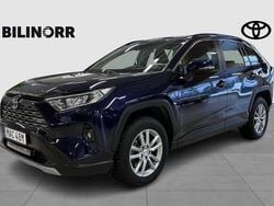 Blå Begagnad 2022 Toyota RAV4 Hybrid Active SUV | 359 000 kr (Marknadspris)