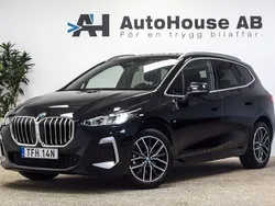Svart Begagnad 2023 BMW 225 Active Tourer M Sport Minibuss | 369 000 kr (Bra pris)