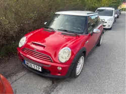 Röd Begagnad 2005 Mini Cooper S Halvkombi | 45 000 kr (Marknadspris)