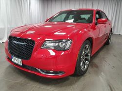 Röd Begagnad 2015 Chrysler 300 Sedan | 199 000 kr