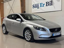 Silver Begagnad 2015 Volvo V40 Momentum Kombi | 159 800 kr (Marknadspris)