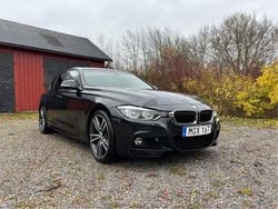 Svart Begagnad 2016 BMW 330 M Sport Sedan | 250 000 kr (Lite dyr)