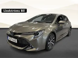 Grön Begagnad 2020 Toyota Corolla Hybrid Style Halvkombi | 244 900 kr (Marknadspris)