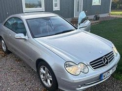 Silver Begagnad 2005 Mercedes CLK200 Avantgarde Sportkupé | 43 000 kr (Marknadspris)