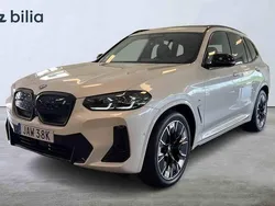 Vit Begagnad 2024 BMW iX3 Comfort Edition SUV | 629 000 kr (Marknadspris)