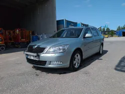 Grön Begagnad 2012 Skoda Octavia Elegance Kombi | 44 000 kr (Marknadspris)