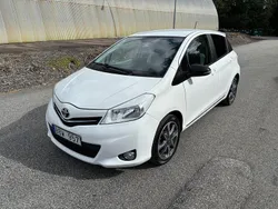 Vit Begagnad 2013 Toyota Yaris Trend Halvkombi | 69 000 kr (Marknadspris)