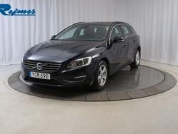 Mörkblå Begagnad 2016 Volvo V60 Business Edition Kombi | 139 100 kr (Marknadspris)