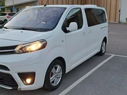 Vit Begagnad 2016 Toyota Proace Verso Kombi | 189 000 kr (Marknadspris)