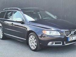 Mörkblå Begagnad 2009 Volvo V70 Momentum Kombi | 67 900 kr (Bra pris)