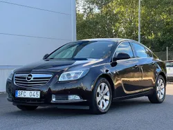 Mörkbrun (brun) Begagnad 2011 Opel Insignia Edition Halvkombi | 64 900 kr (Marknadspris)