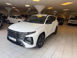 Vit Begagnad 2024 Hyundai Tucson Advanced SUV | 395 900 kr (Marknadspris)