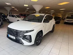 Vit Begagnad 2024 Hyundai Tucson Advanced SUV | 395 900 kr (Marknadspris)