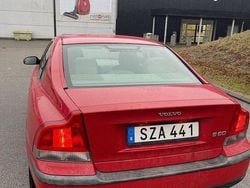 Röd Begagnad 2002 Volvo S60 Sedan | 12 500 kr (Superpris)