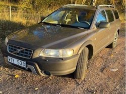 Brun Begagnad 2005 Volvo XC70 Kinetic SUV | 31 000 kr (Marknadspris)