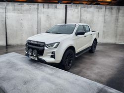 Vit Begagnad 2021 Isuzu D-Max Pickup | 374 875 kr (Marknadspris)