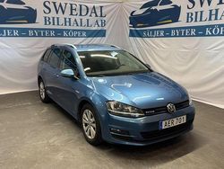 Blå Begagnad 2017 VW Golf VII Kombi | 94 900 kr (Marknadspris)