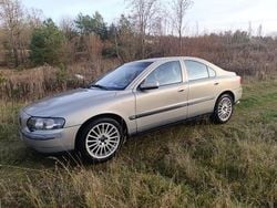 Begagnad 2001 Volvo S60 Sedan | 15 000 kr (Lite dyr)