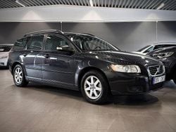 Grå Begagnad 2009 Volvo V50 Momentum Kombi | 44 900 kr (Marknadspris)