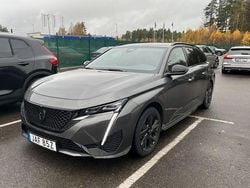 Grå Begagnad 2023 Peugeot 308 GT Kombi | 238 800 kr (Marknadspris)