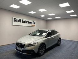 Silver Begagnad 2019 Volvo V40 Pro Halvkombi | 209 500 kr (Dyr)