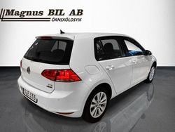 Vit Begagnad 2016 VW Golf VII Halvkombi | 159 900 kr (Marknadspris)