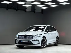 Vit Begagnad 2022 Skoda Enyaq iV SportLine SUV | 429 900 kr (Marknadspris)