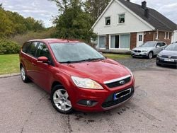 Orange Begagnad 2010 Ford Focus Platinum Kombi | 39 900 kr (Marknadspris)
