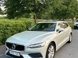 Silver Begagnad 2019 Volvo V60 Kombi | 279 900 kr (Marknadspris)