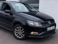 Svart Begagnad 2016 VW Polo Halvkombi | 120 000 kr (Marknadspris)