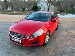 Begagnad 2013 Volvo V60 Kombi | 59 500 kr (Marknadspris)