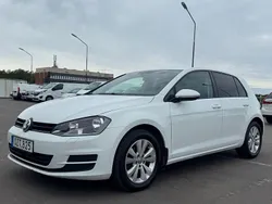 Vit Begagnad 2015 VW Golf VII Halvkombi | 124 900 kr (Marknadspris)