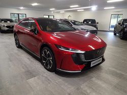 Röd (soul red mica metallic) Ny 2025 Mazda 6e Takumi-Line Sedan | 534 300 kr