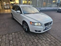 Vit Begagnad 2012 Volvo V50 Momentum Kombi | 99 000 kr (Dyr)
