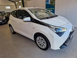 Vit Begagnad 2019 Toyota Aygo X-play Halvkombi | 99 800 kr (Marknadspris)