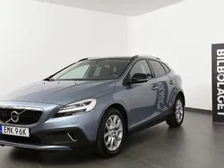 Ljusblå Begagnad 2019 Volvo V40 CC Kombi | 225 800 kr (Marknadspris)