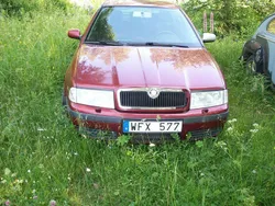 Röd Begagnad 2004 Skoda Octavia Tour Halvkombi | 5 000 kr (Superpris)