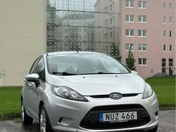 Silver Begagnad 2013 Ford Fiesta Trend Halvkombi | 57 900 kr (Marknadspris)