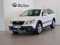 Vit Begagnad 2012 Skoda Octavia Scout Kombi | 109 900 kr (Marknadspris)