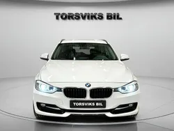 Vit (vitmet) Begagnad 2014 BMW 320 Sport Line Kombi | 114 900 kr (Marknadspris)